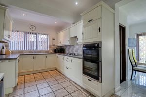 Kitchen- click for photo gallery